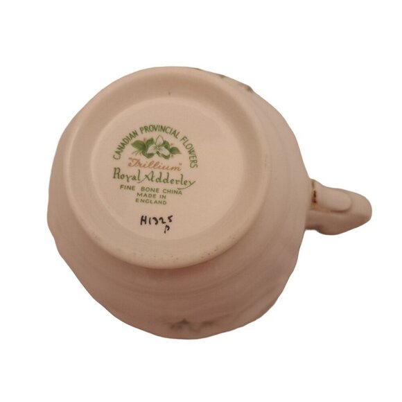 Royal Adderley Trillium Canadian Provincial Flowers Tea Cup and Saucer - Picture 10 of 11